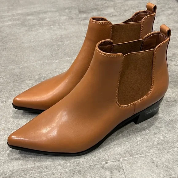 NWOB Blondo Waterproof Ankle Boots Size 11 - Picture 1 of 9